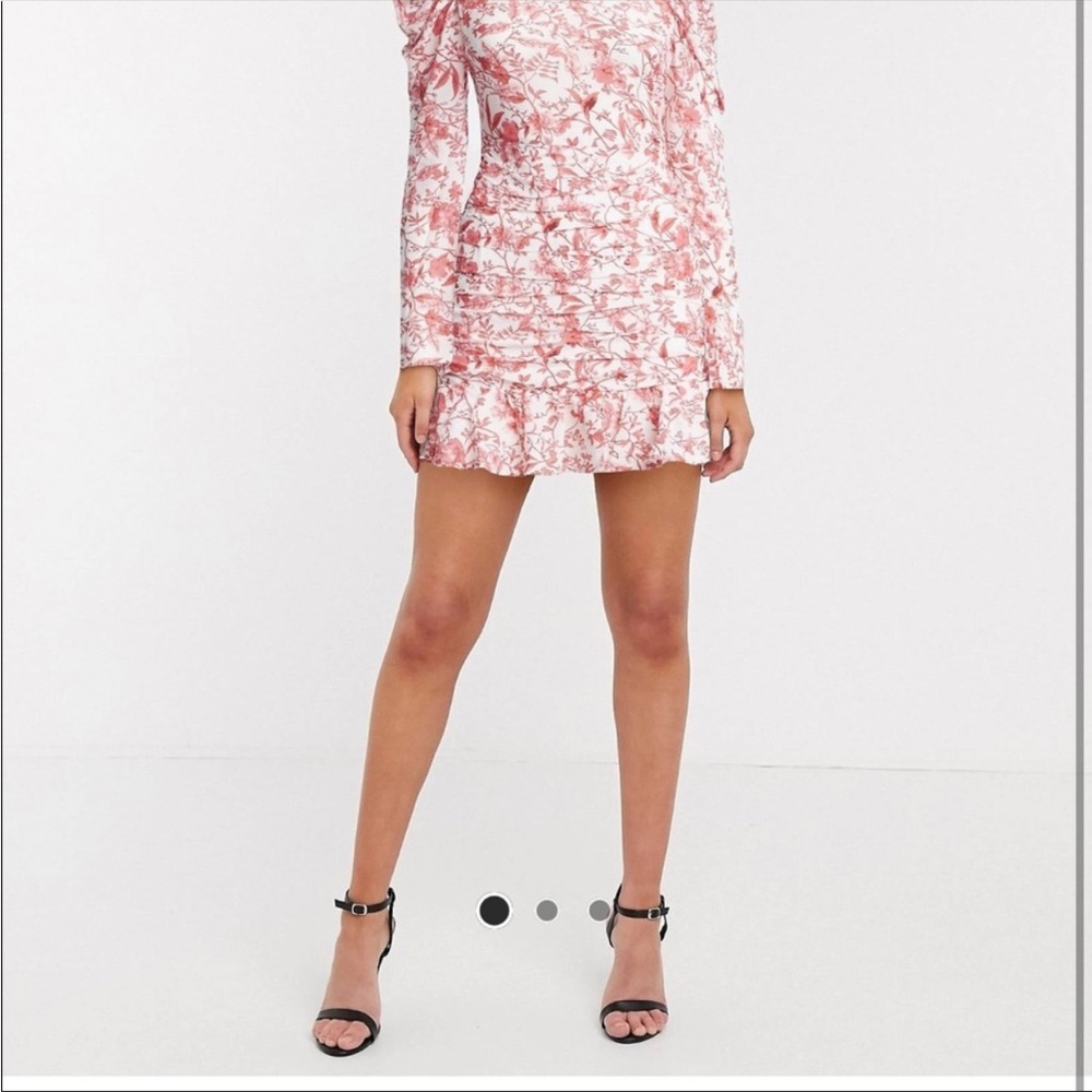 Style Lorna Luxe open back frilly skater dress in pink floral print
Size XXS-XS